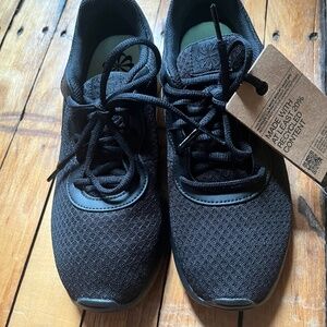 Nike Womens Sneakers NEW